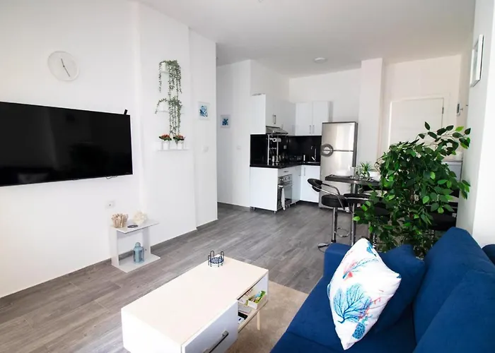 2 Bed - Sleeps 4 - Services