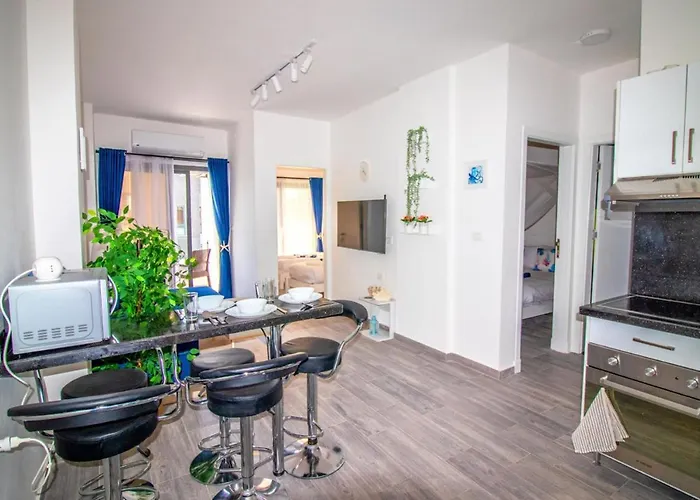 2 Bed - Sleeps 4 - Services * Hurghada