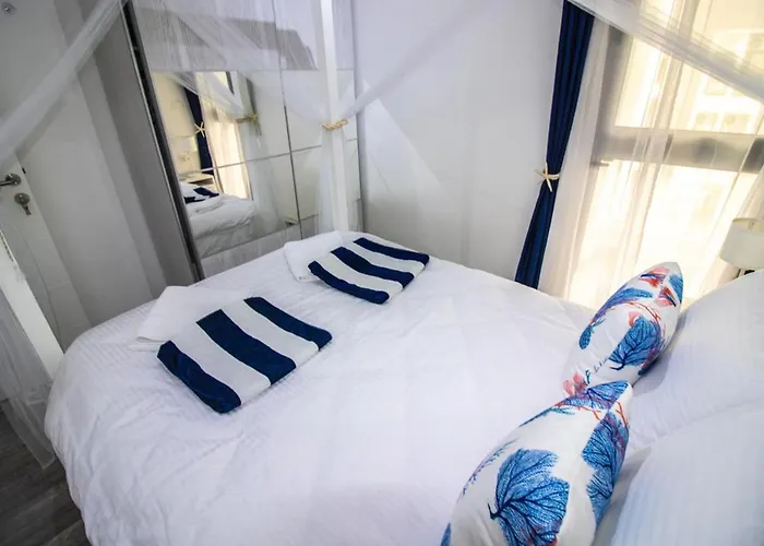 2 Bed - Sleeps 4 - Services Apartment Hurghada