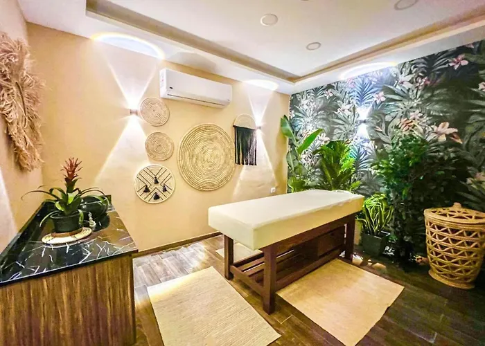 2 Bed - Sleeps 4 - Services Apartment