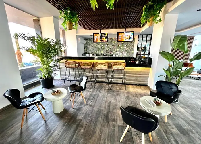 Apartment 2 Bed - Sleeps 4 - Services *