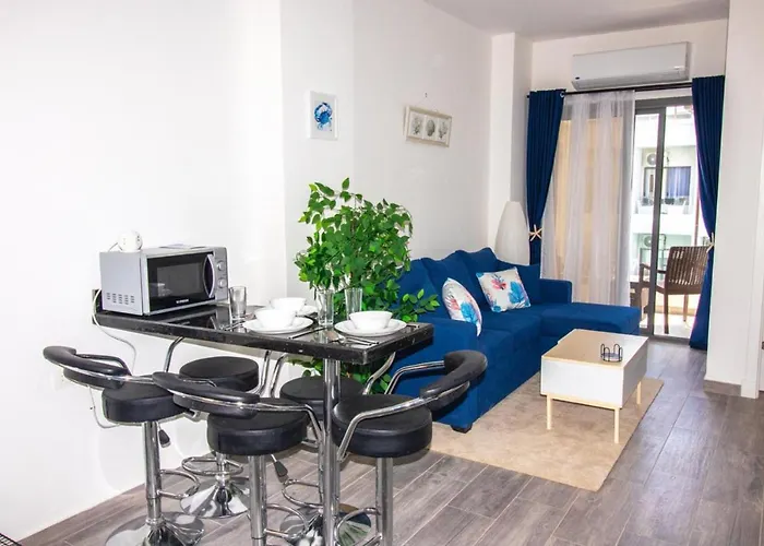 Apartment 2 Bed - Sleeps 4 - Services *
